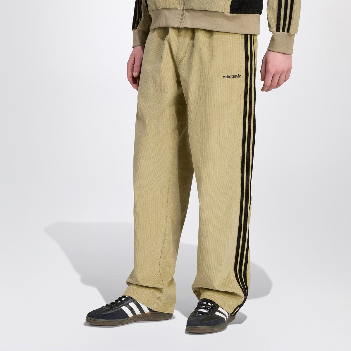 ADIDAS ORIGINALS – Pantalon velours côtelé Orbit Green/Black