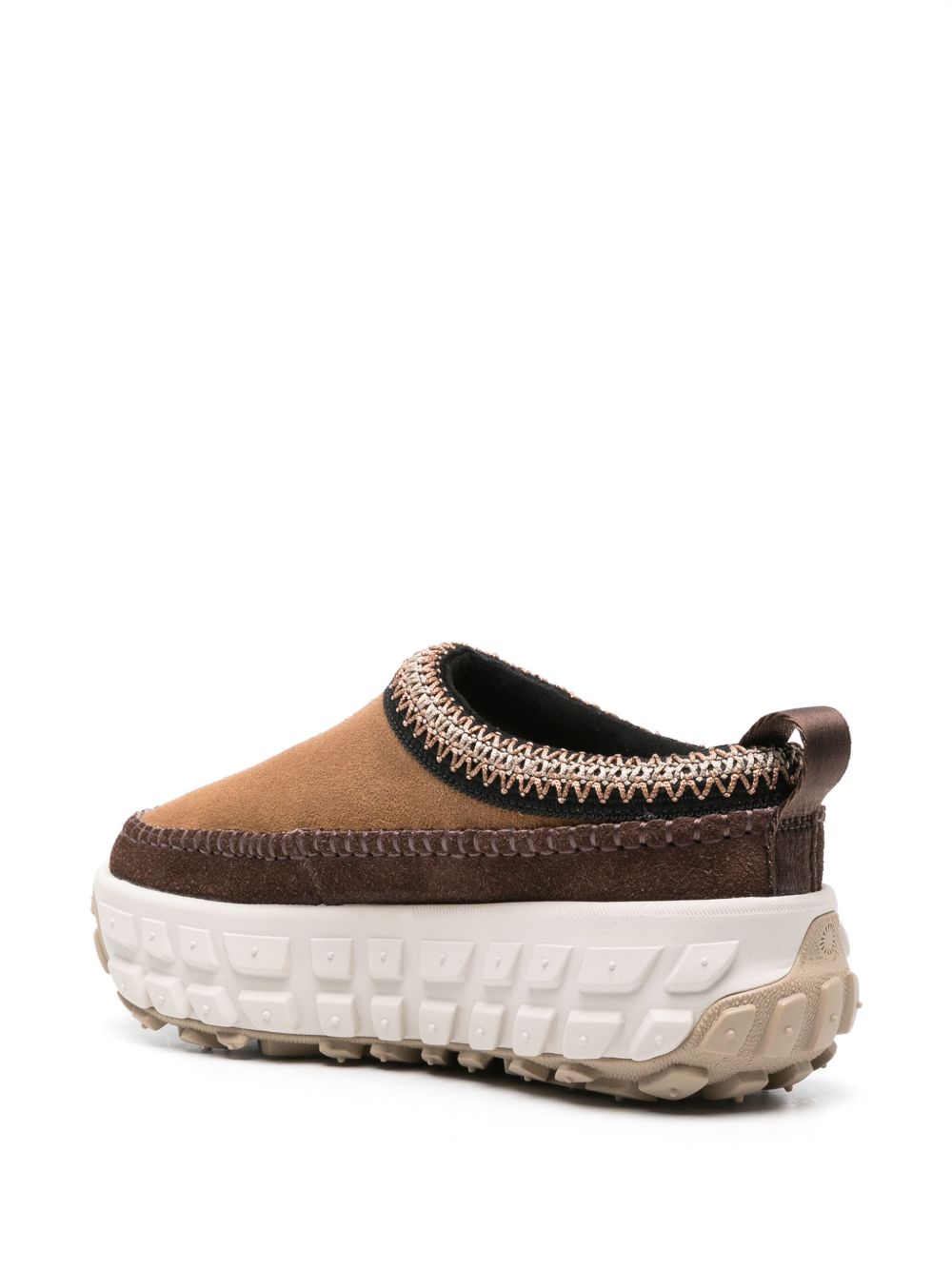 UGG AUSTRALIA – Cozy Platform Clog – Brown