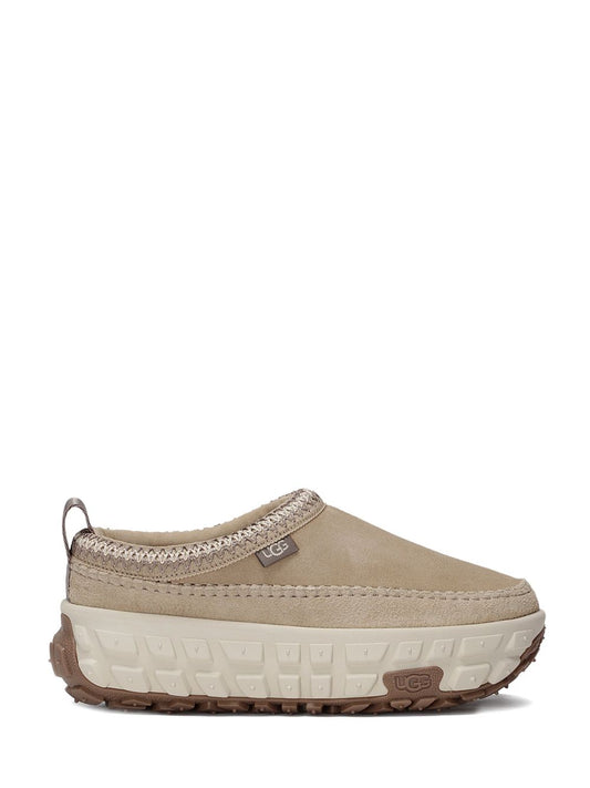 UGG AUSTRALIA – Venture Slip-On Beige