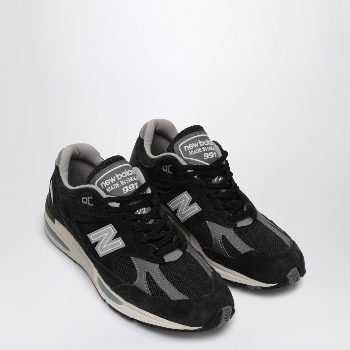 NEW BALANCE – Made in UK 991v2 Black